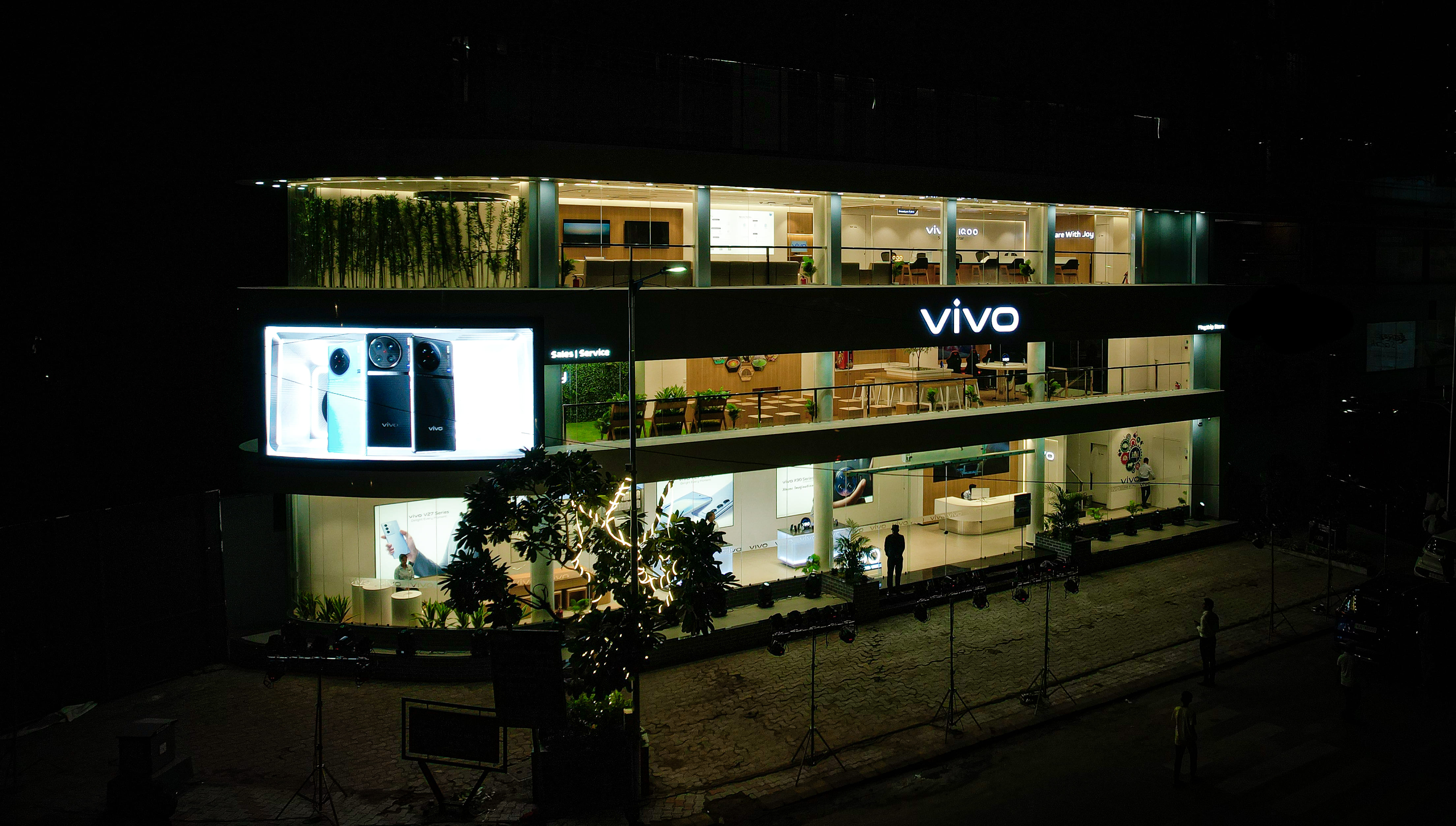vivo flagship store's night view in Ahmedabad